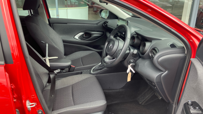 Toyota Yaris 1.5 Hybrid Design 5dr CVT Hybrid Hatchback